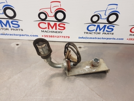 New Holland T5.95, T4, T5, Farmall Rotary Beacon Support 47788367 - Cahaya/ Pencahayaan untuk Traktor: gambar 1 New Holland T5.95, T4, T5, Farmall Rotary Beacon Support 47788367 - Cahaya/ Pencahayaan untuk Traktor: gambar 1