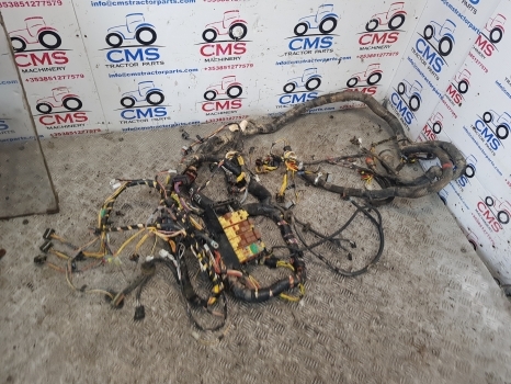 New Holland T5.95, T5.105, T5.115 Cab Wiring Loom, Fuse Box 47915451 - Kabel/ Kawat harness untuk Traktor: gambar 2 New Holland T5.95, T5.105, T5.115 Cab Wiring Loom, Fuse Box 47915451 - Kabel/ Kawat harness untuk Traktor: gambar 2