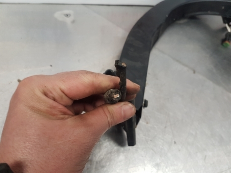 New Holland T6.180, Case Maxxum 115 Front Indicator Light Support Rhs 47705340 - Cahaya/ Pencahayaan untuk Traktor: gambar 5 New Holland T6.180, Case Maxxum 115 Front Indicator Light Support Rhs 47705340 - Cahaya/ Pencahayaan untuk Traktor: gambar 5