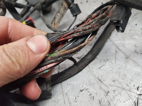 New Holland T6.180 T6, T7 Cab Roof Wiring Loom 47880413, 47754459, 47915892 - Kabel/ Kawat harness untuk Traktor: gambar 2 New Holland T6.180 T6, T7 Cab Roof Wiring Loom 47880413, 47754459, 47915892 - Kabel/ Kawat harness untuk Traktor: gambar 2