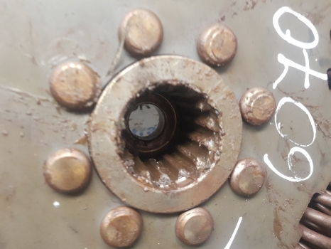 New Holland T6000, T7, T7000 T6070 Engine Flywheel Complete 87300081; 87300082 - Roda gila untuk Traktor: gambar 2 New Holland T6000, T7, T7000 T6070 Engine Flywheel Complete 87300081; 87300082 - Roda gila untuk Traktor: gambar 2