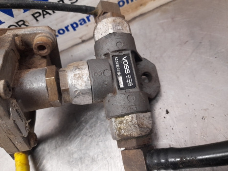 New Holland T7030 Air Trailer Brake Valve, Check Valve 82033387, 9735000000, - Katup rem untuk Peralatan pertanian: gambar 3 New Holland T7030 Air Trailer Brake Valve, Check Valve 82033387, 9735000000, - Katup rem untuk Peralatan pertanian: gambar 3