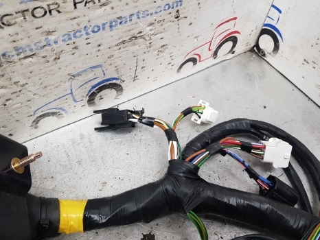 New Holland Tm115, Tm125, Tm135 Hi Lo Cab Wiring Loom Assy 82015224, 82020899 - Kabel/ Kawat harness untuk Traktor: gambar 4 New Holland Tm115, Tm125, Tm135 Hi Lo Cab Wiring Loom Assy 82015224, 82020899 - Kabel/ Kawat harness untuk Traktor: gambar 4