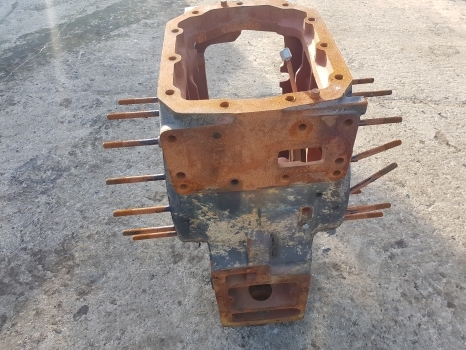 New Holland Tm130, Tm120, Tm140 Transmission Housing 47125398, 44985001 - Gearbox untuk Traktor: gambar 3 New Holland Tm130, Tm120, Tm140 Transmission Housing 47125398, 44985001 - Gearbox untuk Traktor: gambar 3