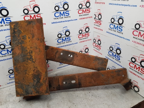 New Holland Tm140, Tm155 Fuel Tank Bracket Rhs 82030453, 82028782, 82027187 - Tangki bahan bakar: gambar 1 New Holland Tm140, Tm155 Fuel Tank Bracket Rhs 82030453, 82028782, 82027187 - Tangki bahan bakar: gambar 1