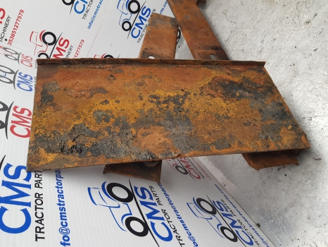 New Holland Tm140, Tm155 Fuel Tank Bracket Rhs 82030453, 82028782, 82027187 - Tangki bahan bakar: gambar 5 New Holland Tm140, Tm155 Fuel Tank Bracket Rhs 82030453, 82028782, 82027187 - Tangki bahan bakar: gambar 5