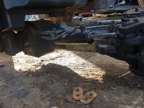 New Holland Ts115a, Ts100a Delta Front Axle Housing Casting 87323737, 87309857 - As roda depan: gambar 3 New Holland Ts115a, Ts100a Delta Front Axle Housing Casting 87323737, 87309857 - As roda depan: gambar 3
