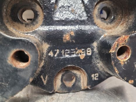 New Holland Tsa, Tm Case Mxu Series Front Mudguard Bracket 47123198, 82039212 - Spatbor: gambar 2 New Holland Tsa, Tm Case Mxu Series Front Mudguard Bracket 47123198, 82039212 - Spatbor: gambar 2