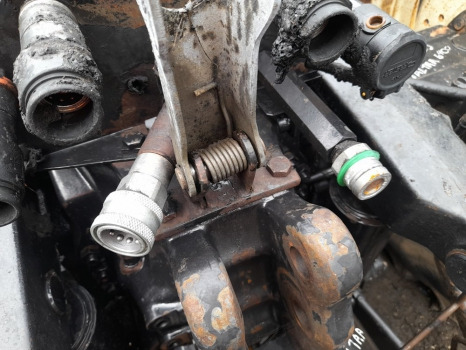 Valtra 6100, 6200, 6300, 6400 Trailer Brake Valve V32436120 - Bagian Rem: gambar 2 Valtra 6100, 6200, 6300, 6400 Trailer Brake Valve V32436120 - Bagian Rem: gambar 2
