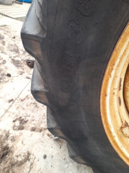 Valtra 6400 Rear Wheel And Tyre 16.9r38, W16x38 - Roda: gambar 2 Valtra 6400 Rear Wheel And Tyre 16.9r38, W16x38 - Roda: gambar 2