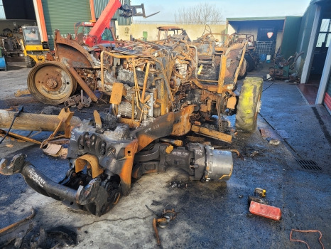 Valtra S374 Transmission Vario Unit 009995400000a, Ml260.2 - Gearbox: gambar 2 Valtra S374 Transmission Vario Unit 009995400000a, Ml260.2 - Gearbox: gambar 2