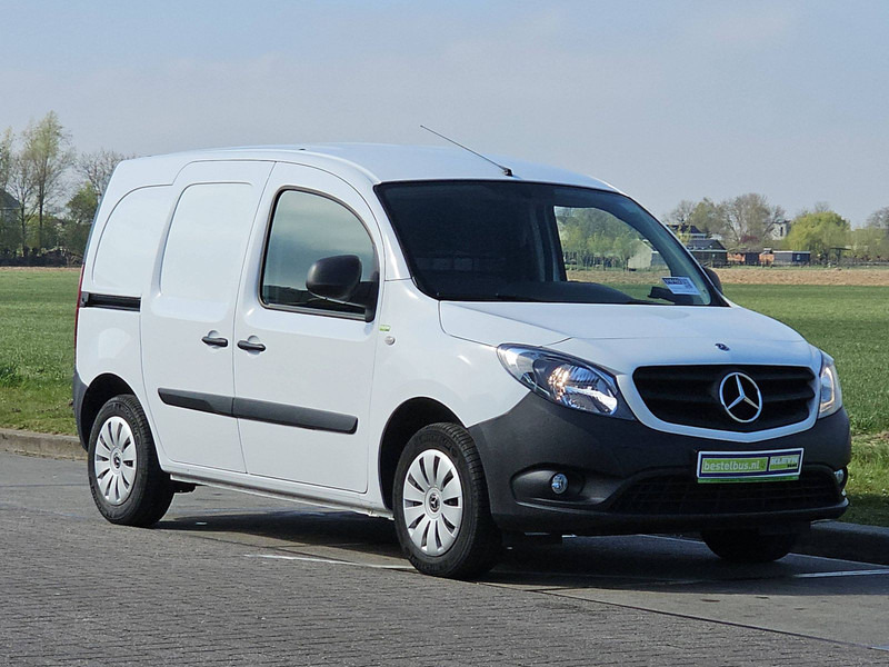 Mercedes-Benz Citan 108 CDI AC 17 dkm.!!! - Van box: gambar 4 Mercedes-Benz Citan 108 CDI AC 17 dkm.!!! - Van box: gambar 4