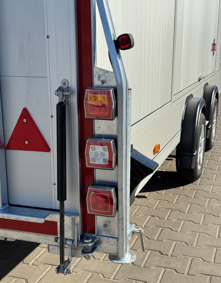 DEBON C2000 - zamknięta przyczepa do przewozu aut, 550 x 215 cm, 3500kg, felgi ALU, wciągarka elektryczna - Trailer autotransporter: gambar 5 DEBON C2000 - zamknięta przyczepa do przewozu aut, 550 x 215 cm, 3500kg, felgi ALU, wciągarka elektryczna - Trailer autotransporter: gambar 5