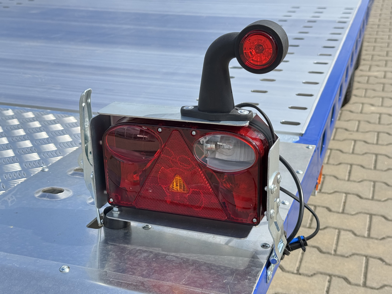 WIOLA L27G45P - Trailer mobil: gambar 4 WIOLA L27G45P - Trailer mobil: gambar 4