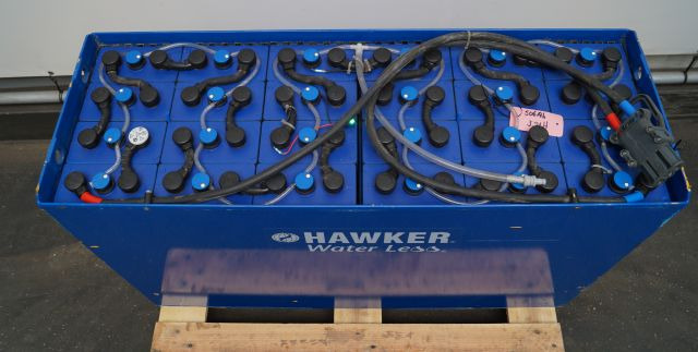 Hawker unknown | Battery 48V775Ah 48 5 PZMM775 Year 2023 weight 1132 kg sn. 8087 - Baterai untuk Peralatan untuk menangani material: gambar 3 Hawker unknown | Battery 48V775Ah 48 5 PZMM775 Year 2023 weight 1132 kg sn. 8087 - Baterai untuk Peralatan untuk menangani material: gambar 3