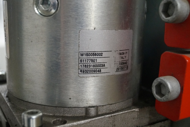 Jungheinrich 51003726 | Pump unit 24V 3KW Mahle AMK5557 for EKS110 Pump unit 24V 3KW Mahle AMK5557 for EKS110 - Pompa hidrolik untuk Peralatan untuk menangani material: gambar 2 Jungheinrich 51003726 | Pump unit 24V 3KW Mahle AMK5557 for EKS110 Pump unit 24V 3KW Mahle AMK5557 for EKS110 - Pompa hidrolik untuk Peralatan untuk menangani material: gambar 2