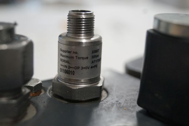 Jungheinrich 51193016 | Hydraulic Clamb from EKS308 year 2014 loading sensor 511 Hydraulic Clamb from EKS308 year 2014 loading sensor 51106010 - Hidrolika untuk Peralatan untuk menangani material: gambar 2 Jungheinrich 51193016 | Hydraulic Clamb from EKS308 year 2014 loading sensor 511 Hydraulic Clamb from EKS308 year 2014 loading sensor 51106010 - Hidrolika untuk Peralatan untuk menangani material: gambar 2