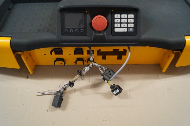 Jungheinrich 51343941 | Battery cover complete with cover 51302942 , display KD   - Kabin dan interior untuk Peralatan untuk menangani material: gambar 2 Jungheinrich 51343941 | Battery cover complete with cover 51302942 , display KD   - Kabin dan interior untuk Peralatan untuk menangani material: gambar 2