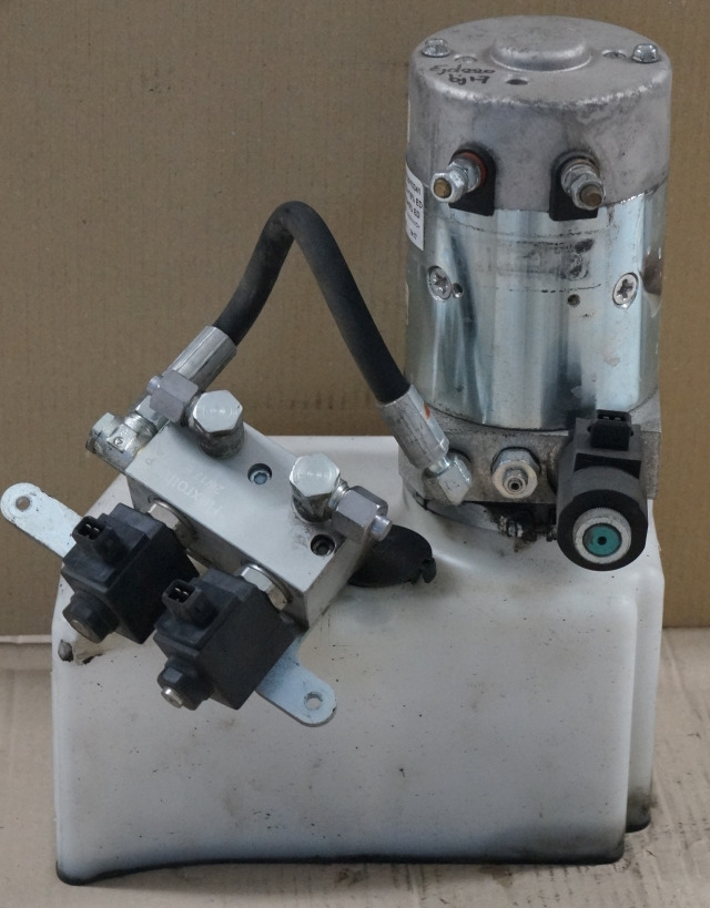 Jungheinrich 51417583 | Pumpmotor with tank and valve block 24V 2,2KW code R9320 Pumpmotor with tank and valve block 24V 2,2KW code R932010341 for EJD220 year 2016 - Pompa hidrolik untuk Peralatan untuk menangani material: gambar 1 Jungheinrich 51417583 | Pumpmotor with tank and valve block 24V 2,2KW code R9320 Pumpmotor with tank and valve block 24V 2,2KW code R932010341 for EJD220 year 2016 - Pompa hidrolik untuk Peralatan untuk menangani material: gambar 1