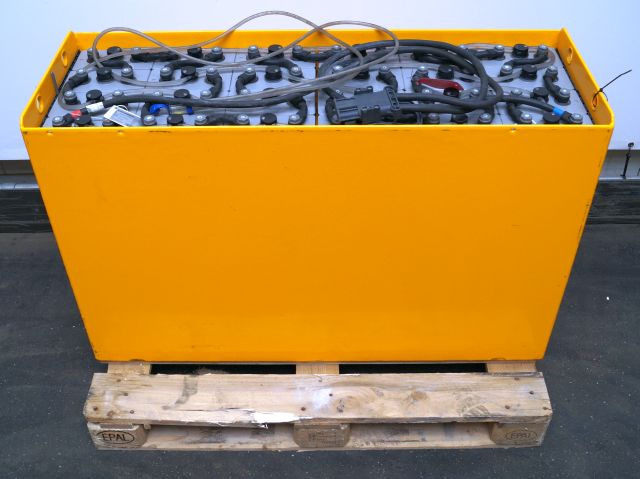 Jungheinrich unknown | Battery 48V775Ah 05-EPZS775SC Year 2024 weight 1135 kg sn - Baterai untuk Peralatan untuk menangani material: gambar 1 Jungheinrich unknown | Battery 48V775Ah 05-EPZS775SC Year 2024 weight 1135 kg sn - Baterai untuk Peralatan untuk menangani material: gambar 1