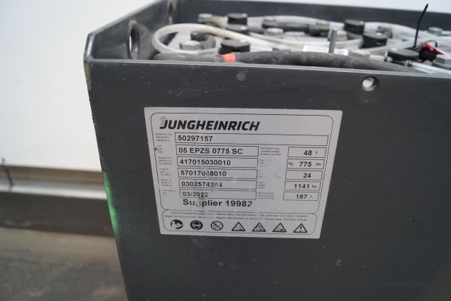 Jungheinrich unknown | Battery 48V775Ah 05-EPZS775SL Year 2022 weight 1141 kg sn - Baterai untuk Peralatan untuk menangani material: gambar 4 Jungheinrich unknown | Battery 48V775Ah 05-EPZS775SL Year 2022 weight 1141 kg sn - Baterai untuk Peralatan untuk menangani material: gambar 4