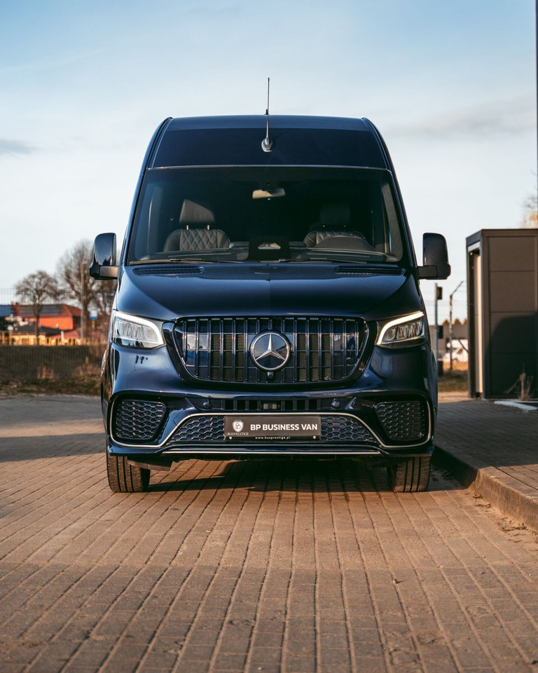 Mercedes-Benz Sprinter 319 VIP Van/ Sleeping Area/ Ski Holders - Van penumpang: gambar 4 Mercedes-Benz Sprinter 319 VIP Van/ Sleeping Area/ Ski Holders - Van penumpang: gambar 4