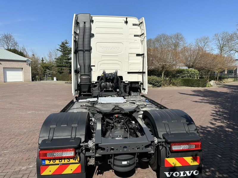 Volvo Volvo FH 500 4x2 ACC I-PARK COOL NEW MODEL FH 500 4x2 - Tractor head: gambar 4 Volvo Volvo FH 500 4x2 ACC I-PARK COOL NEW MODEL FH 500 4x2 - Tractor head: gambar 4