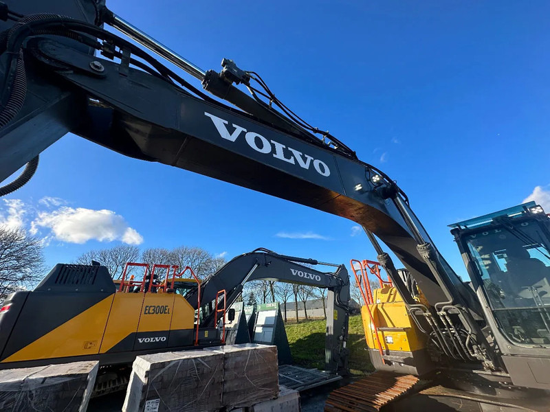 Volvo ECR 235 EL - Ekskavator perayap: gambar 5 Volvo ECR 235 EL - Ekskavator perayap: gambar 5