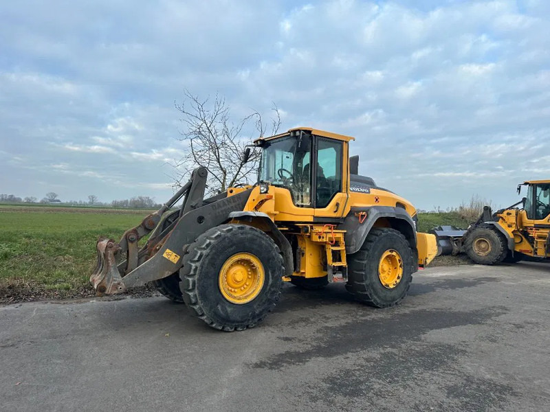 Volvo L120 H - Wheel loader: gambar 2 Volvo L120 H - Wheel loader: gambar 2