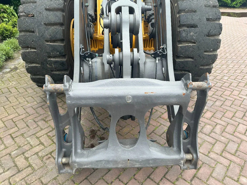 Volvo L120 H - Wheel loader: gambar 5 Volvo L120 H - Wheel loader: gambar 5