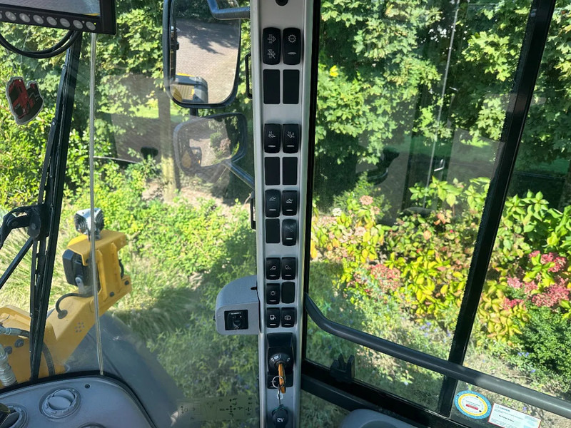 Wheel loader Volvo L70 H: gambar 17 Wheel loader Volvo L70 H: gambar 17