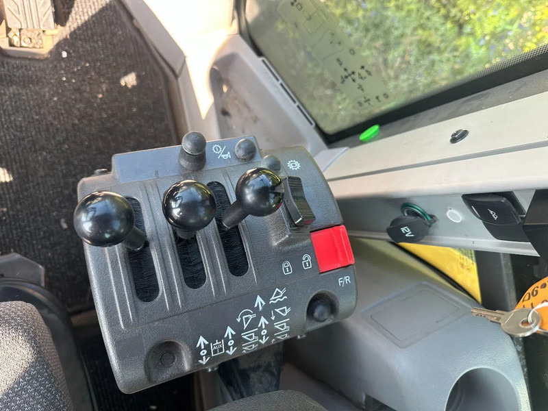 Wheel loader Volvo L70 H: gambar 19 Wheel loader Volvo L70 H: gambar 19