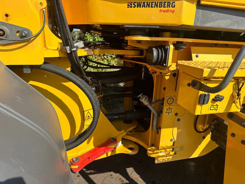 Wheel loader Volvo L70 H: gambar 10 Wheel loader Volvo L70 H: gambar 10