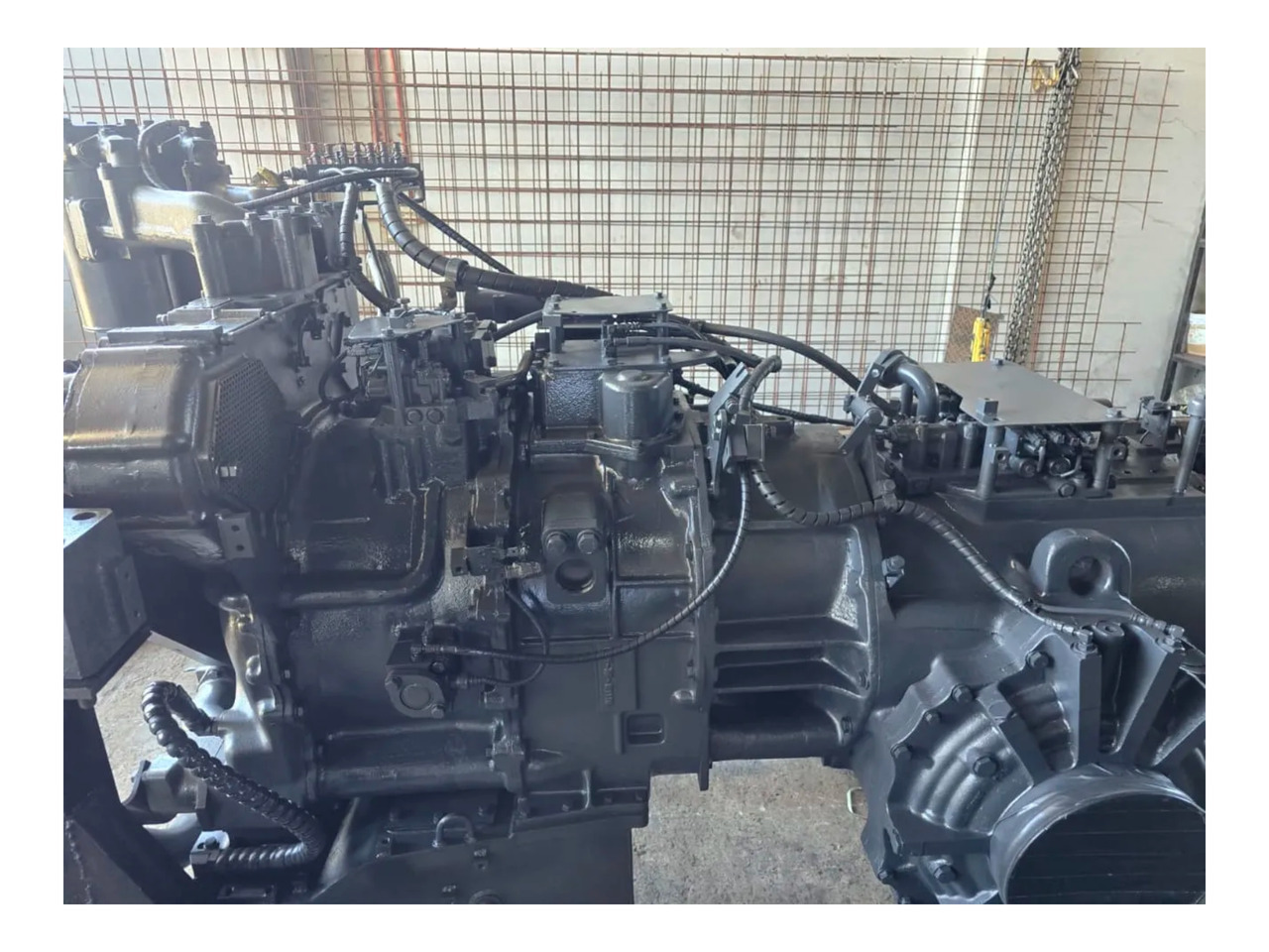 KOMATSU POWER TRAIN ASSY 195-22-80050 / 195-13-81100 / 195-15-81000 - Penularan untuk Bulldozer: gambar 2 KOMATSU POWER TRAIN ASSY 195-22-80050 / 195-13-81100 / 195-15-81000 - Penularan untuk Bulldozer: gambar 2