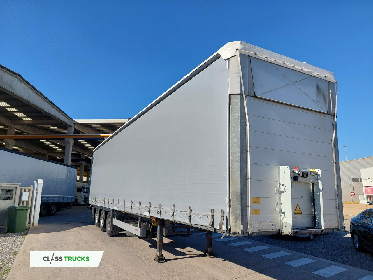 Schmitz Cargobull SCS24/L Varios - Semi-trailer dengan terpal samping: gambar 2 Schmitz Cargobull SCS24/L Varios - Semi-trailer dengan terpal samping: gambar 2