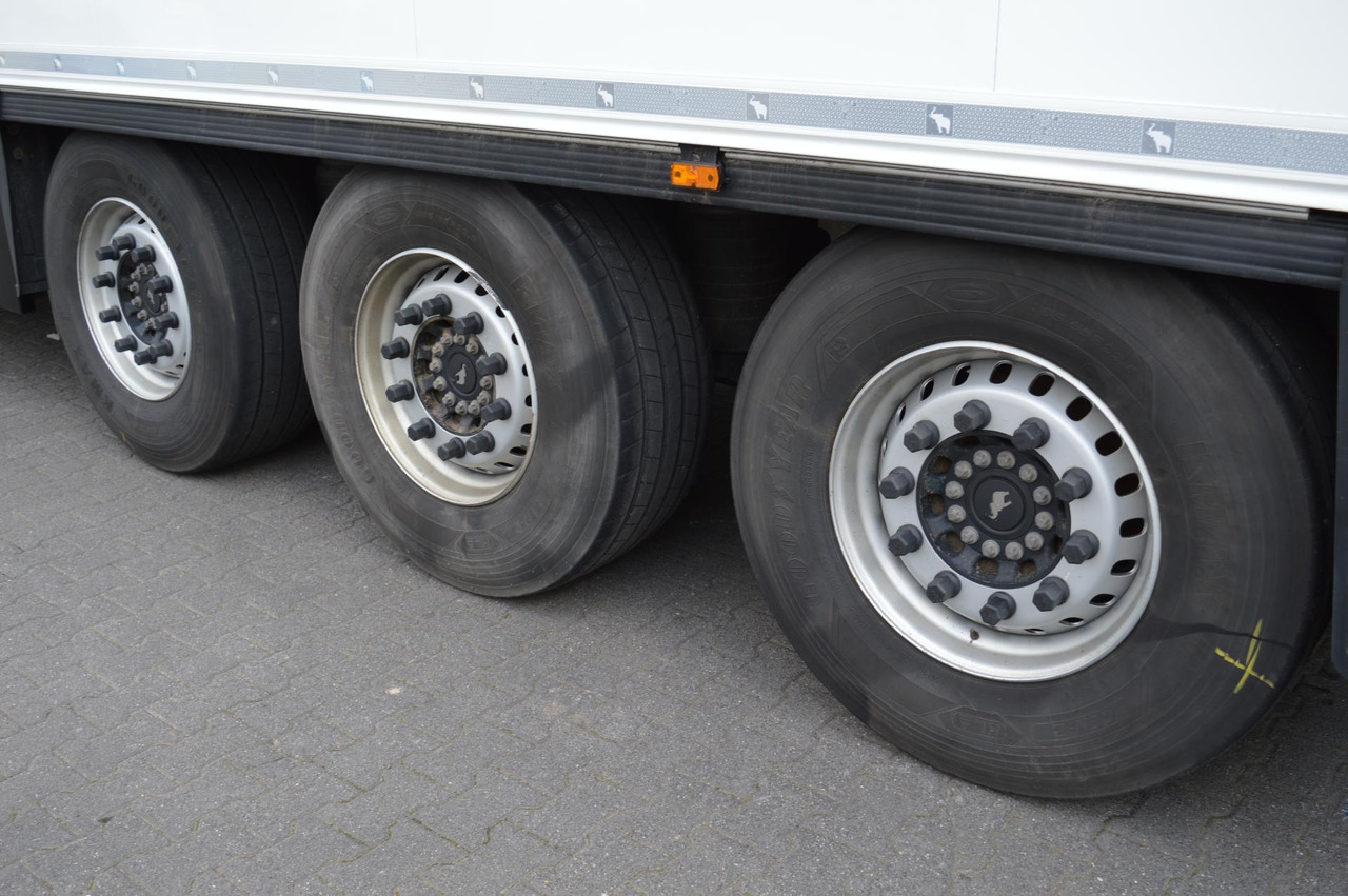Semi-trailer berpendingin Schmitz Cargobull SKO FP 45 Carrier Vector 1550: gambar 9
