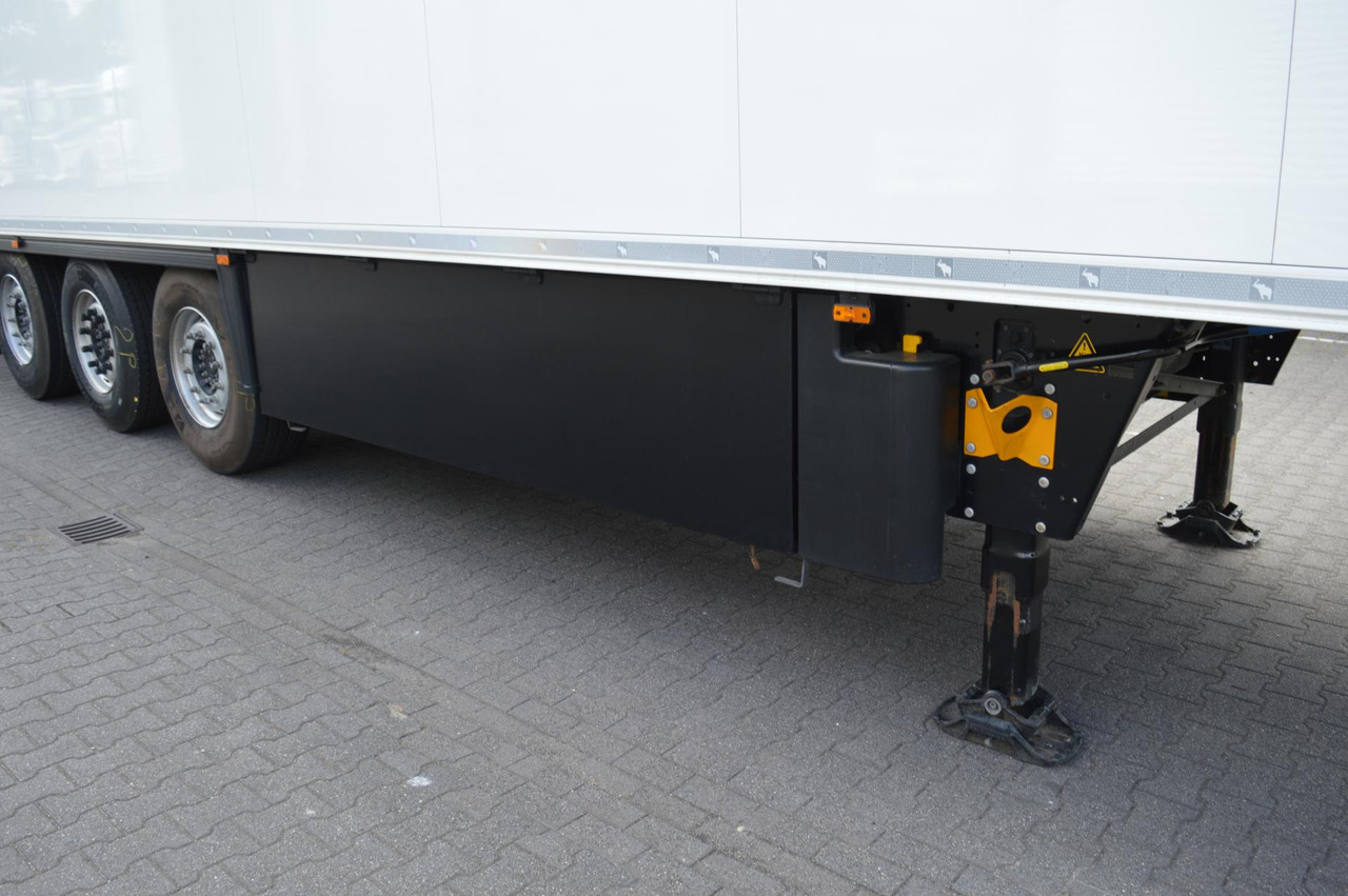 Schmitz Cargobull SKO FP 45 Carrier Vector 1550 - Semi-trailer berpendingin: gambar 4 Schmitz Cargobull SKO FP 45 Carrier Vector 1550 - Semi-trailer berpendingin: gambar 4