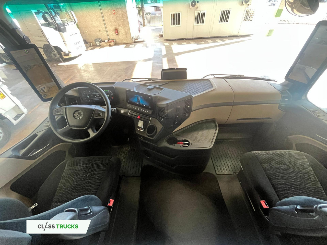 Tractor head Mercedes-Benz Actros 5 1845 BigSpace: gambar 11