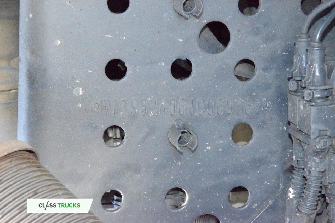 Tractor head Mercedes-Benz Actros 5 1845 BigSpace: gambar 18 Tractor head Mercedes-Benz Actros 5 1845 BigSpace: gambar 18