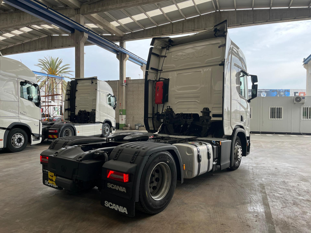 Scania R450 CR20H Retarder - Tractor head: gambar 2 Scania R450 CR20H Retarder - Tractor head: gambar 2