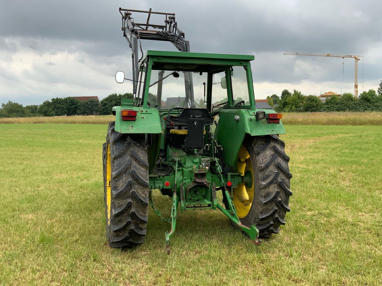 John Deere 2450A - Traktor: gambar 3 John Deere 2450A - Traktor: gambar 3
