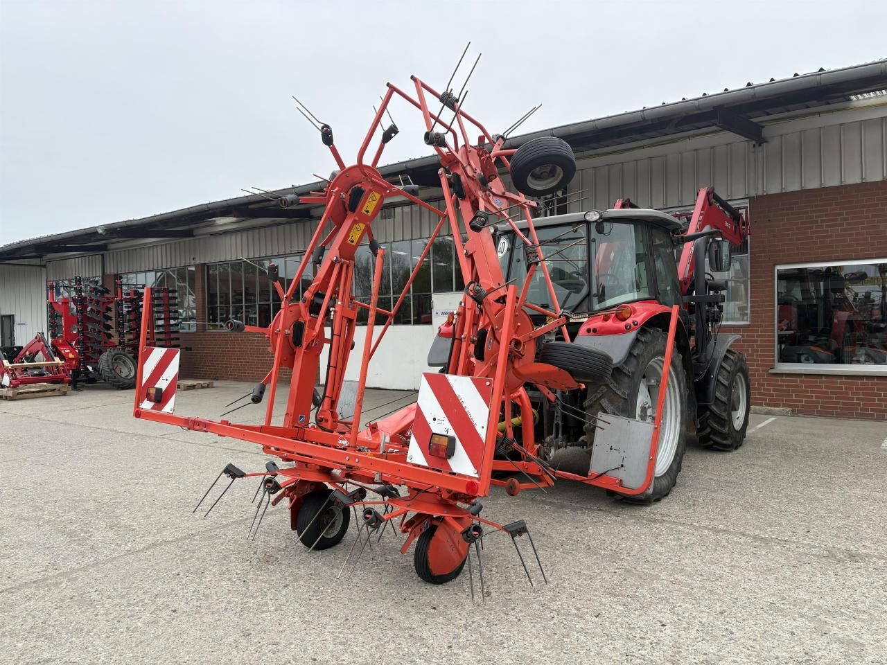 Kuhn GF 6502 - Tedder/ Menyapu: gambar 2 Kuhn GF 6502 - Tedder/ Menyapu: gambar 2