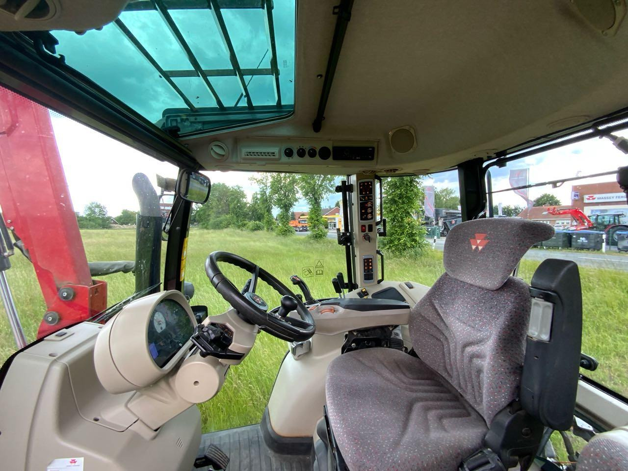 Massey Ferguson MF 5613 Dyna6 Efficient - Traktor: gambar 4 Massey Ferguson MF 5613 Dyna6 Efficient - Traktor: gambar 4