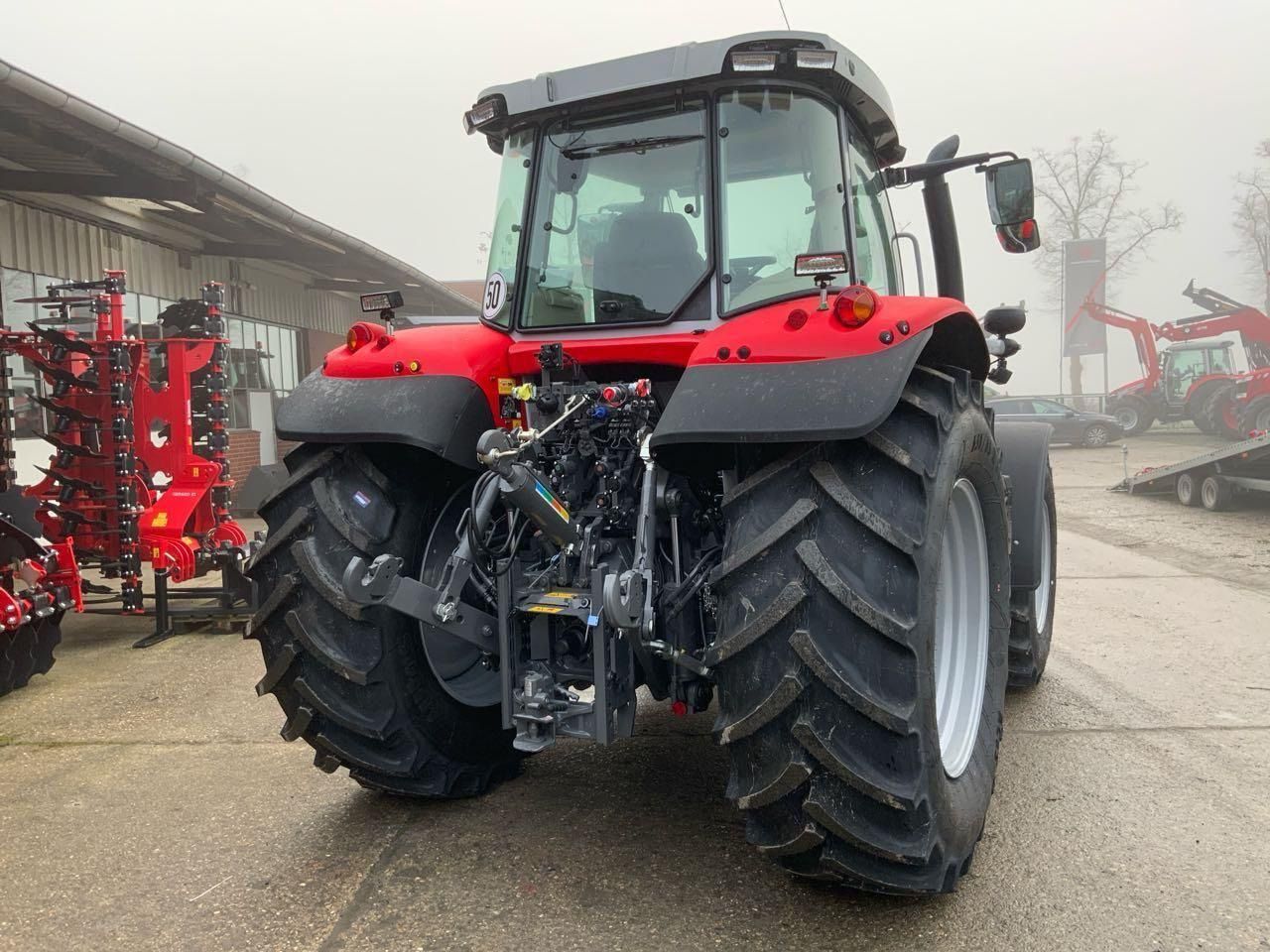 Massey Ferguson MF 6S.145 DYNA-VT - Traktor: gambar 2 Massey Ferguson MF 6S.145 DYNA-VT - Traktor: gambar 2