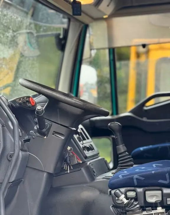 Iveco TRAKKER 450 6x4 WYWROTKA MELLER | EURO 5 | MANUAL | KLIMA | RETARDER | PRZEBIEG 364 000km ! - Truk jungkit: gambar 5 Iveco TRAKKER 450 6x4 WYWROTKA MELLER | EURO 5 | MANUAL | KLIMA | RETARDER | PRZEBIEG 364 000km ! - Truk jungkit: gambar 5