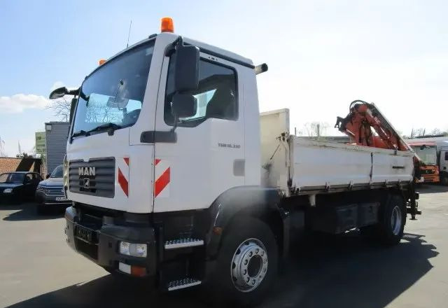 MAN TGM 18.330 4x2 – Wywrotka z żurawiem HDS + Kran + pilot / Euro 4/ Bordmatic / Retarder - Truk jungkit: gambar 1 MAN TGM 18.330 4x2 – Wywrotka z żurawiem HDS + Kran + pilot / Euro 4/ Bordmatic / Retarder - Truk jungkit: gambar 1