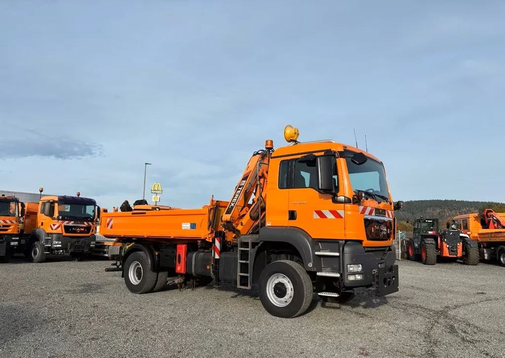 MAN TGS 18.320/ 4x4 / Euro4 /Wywrotka trójstronna Meiller +Kran Atlas TLC 82.2 +sterowanie radiowe – Przystosowany do pracy zimą — odśnieżanie, posypywanie, pług - Truk jungkit: gambar 4 MAN TGS 18.320/ 4x4 / Euro4 /Wywrotka trójstronna Meiller +Kran Atlas TLC 82.2 +sterowanie radiowe – Przystosowany do pracy zimą — odśnieżanie, posypywanie, pług - Truk jungkit: gambar 4