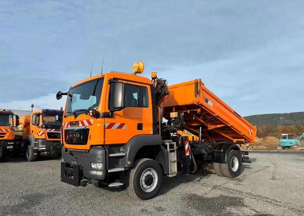 MAN TGS 18.320/ 4x4 / Euro4 /Wywrotka trójstronna Meiller +Kran Atlas TLC 82.2 +sterowanie radiowe – Przystosowany do pracy zimą — odśnieżanie, posypywanie, pług - Truk jungkit: gambar 2 MAN TGS 18.320/ 4x4 / Euro4 /Wywrotka trójstronna Meiller +Kran Atlas TLC 82.2 +sterowanie radiowe – Przystosowany do pracy zimą — odśnieżanie, posypywanie, pług - Truk jungkit: gambar 2