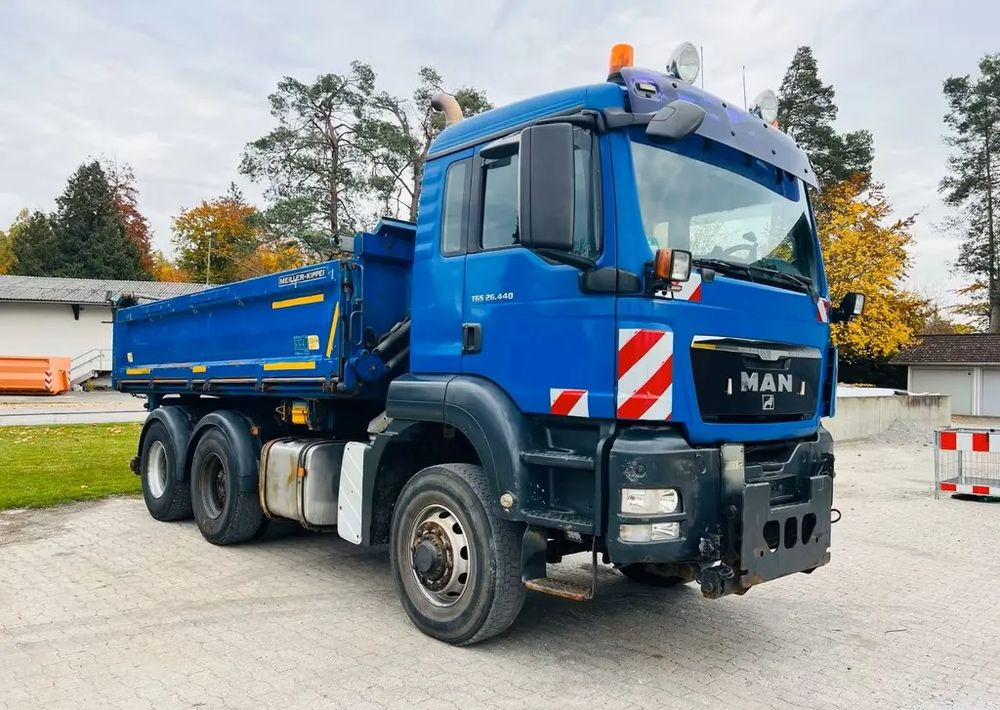 MAN TGS 26.440 6x6 Hydrodrive – Meiller 3-stronny wywrotka / Manual / Retarder / Tempomat / Euro 5 - Truk jungkit: gambar 5 MAN TGS 26.440 6x6 Hydrodrive – Meiller 3-stronny wywrotka / Manual / Retarder / Tempomat / Euro 5 - Truk jungkit: gambar 5