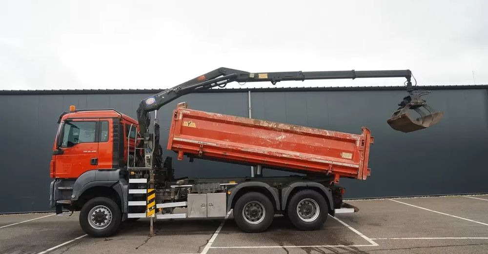 MAN TGS 28.400 / 6x6 / WYWROTKA 2-STRONNA Z HDS HMF 1643 Z2/ EURO 5 - Truk jungkit: gambar 3 MAN TGS 28.400 / 6x6 / WYWROTKA 2-STRONNA Z HDS HMF 1643 Z2/ EURO 5 - Truk jungkit: gambar 3